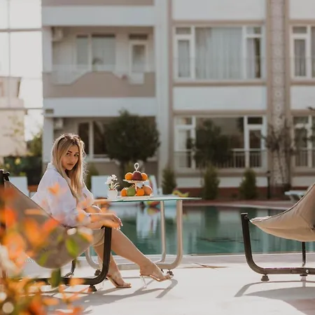 Lejlighedshotel New Garden Aparthotelside